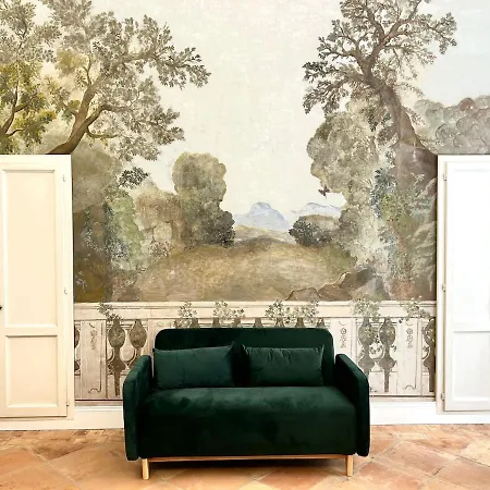 Historic Fresco Colosseum Boutique Apartment Rome